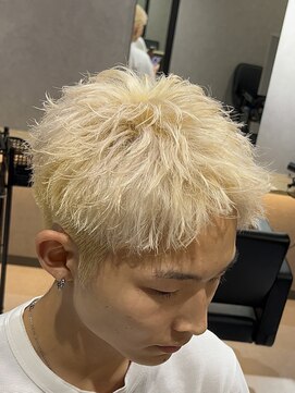 エデアンルクラ 下通(EDEAN Leclat) 熊本メンズヘア　スパイキーショート　抜きっぱなしカラー