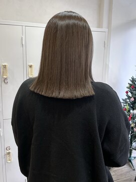 オリーブベージュ