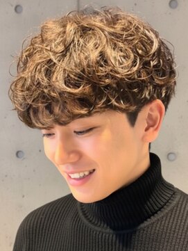 トゥルートラスト オムオム 甲府和戸(True Trust HOMME HOMME) メンズ カーリー メンズパーマ マッシュショート