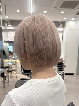 サンクプロジェクト(cinq PROJECT) ハイトーン切りっぱなしレイヤーボブホワイトミルクティー原宿