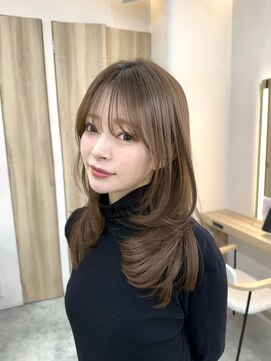 ウェイズトウキョウ 新宿店(Ways TOKYO) 前髪ありミディアムレイヤーカット顔まわり透明感カラーベージュ