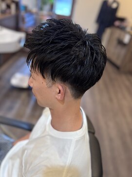 ジェイソン(JASON) ◇直毛で、多毛でも自然なスタイリッシュヘアー