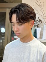 ベモ(NVEMO)&nbsp;メンズニュアンスパーマフェザーパーマセンターパート
