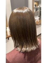 エスト(est.)&nbsp;艶ベージュブラウン×外ハネミディアム