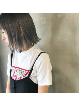 ミント(mint) 切りっぱなしボブ＆赤みなくした透明感グレー！