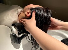 フェイスライン～耳周りも重点的にマッサージ