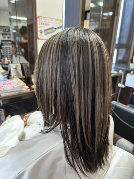 美容室 夢先案内 太目ハイライトでコントラストカラー