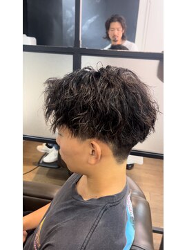 クロムトウキョウ ザ バーバー 新宿本店(CHROM TOKYO the Barber) スパイラルパーマ
