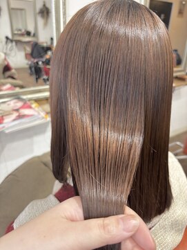 ヘアメイク アンフィ(amphi) まずは明るいブラウン