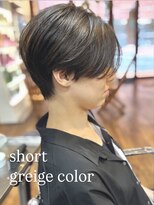 前下がりショート×グレージュカラー