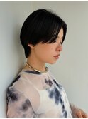 黒髪 ショート ハンサムショート ジェンダーレス センターパート