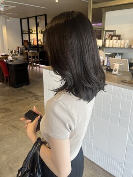 ジジ フルアヘッド(Gigi fullahead) 【レイヤーカット×透明感カラー】