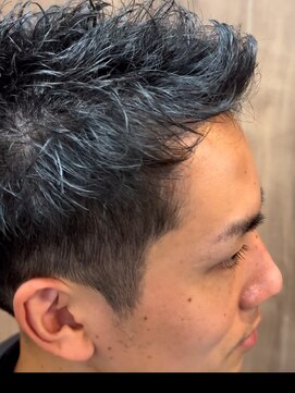 刈り上げスパイキーショート