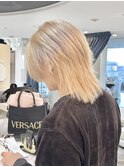シルバーベージュハイトーンカラーウルフセンターパート