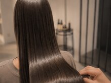 髪質改善で自然な艶感と、まとまりのある髪へ。