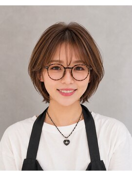 ソレイユ ホワイト(SOLEIL white) こなれ感ショートボブ