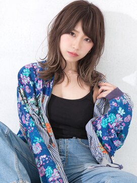 パティオン(PATIONN) 大人グラデーションデザインカラー外ハネマッシュウルフミディ