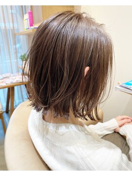 トリート 海浜幕張店(TREAT) 切りっぱなしボブ×ペールベージュ_海浜幕張