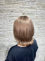 ビス ヘア アンド ビューティー 西新井店(Vis Hair＆Beauty) ハイトーンカラー/ベージュ/外ハネ/10代/20代