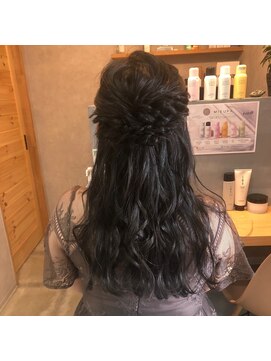 シロトータルデザイン(shiro total design) ふわふわハーフアップ