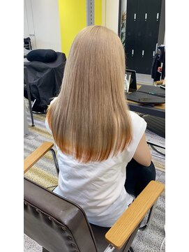 アフューズバイストゥー(Vfuse by StueW) ベージュ×裾オレンジ