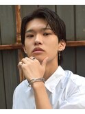 コンマバング黒髪ナチュラルセンターパート