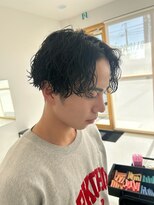 ブリックメン(BLICMEN.)&nbsp;センターパート×緩め波パーマ