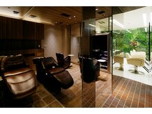 メイキンフィックス(makin Fix)の雰囲気（高級感あふれる店内でゆっくりとお過ごしください...♪髪質改善）