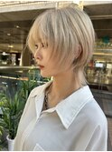 ウルフカット×ハイトーンブランドヘア