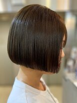 ジエクト ヴィシア(The Ect VIXIA)&nbsp;切りっぱなしボブ/刈り上げボブ/くすみベージュ