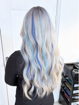 トリプルエイチフォーヘアー 国分店(HHH for hair)の写真/感動の馴染みで大人気なシールエクステ☆100本つけ放題￥29800！カラバリ豊富で好みの色がすぐ見つかる♪