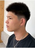 スキンフェード ツーブロック 刈り上げ 黒髪 眉毛カット 20代