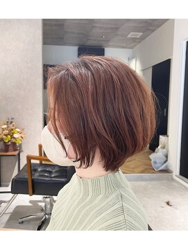 ウベア(uvea) 【クセ毛を活かす柔らかシルエット】ショートボブstyle