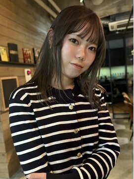 メイカ(MEIKA) 【ミディアムロング × 透明感カラー × グレージュ】浅野美紀