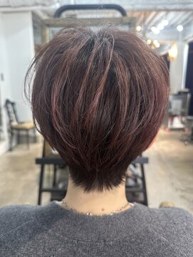 レガーレ(Legare) 頭の形を綺麗に見せるショートスタイル