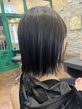 ヘアーラウンジ アンフィ 井土ヶ谷(Hair Lounge Anphi) 切りっぱなしボブ
