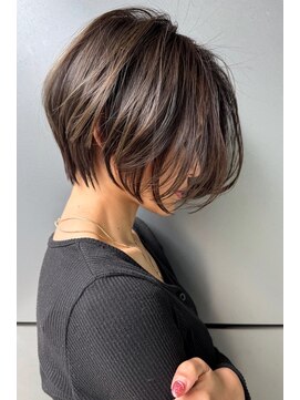 トルネード(TORNADO) 外国人風前下がりレイヤーショートグレージュ n7.5.18