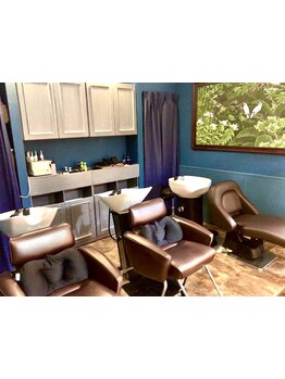 女性スタイリストのみの、女性ならではのきめ細やかな接客が◎お客様一人一人に合わせた接客を致します。