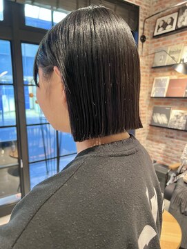 オーガニック アトリエ 大宮(organic+atelier) 20代30代透明感暗髪アッシュブルーグレージュ丸みボブ