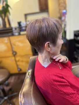 美容室 ブラウン(Brown) ナチュラルカット