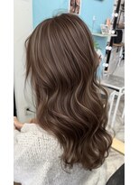 ウル(ulu)&nbsp;明るめベース　大人ハイライト　透明感カラー　グレージュ