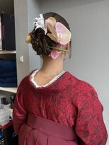 アクイール(ACCUEILLIR)&nbsp;ニュアンスカチモリヘア×袴着付けアレンジ