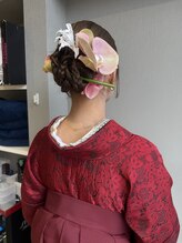 アクイール(ACCUEILLIR) ニュアンスカチモリヘア×袴着付けアレンジ