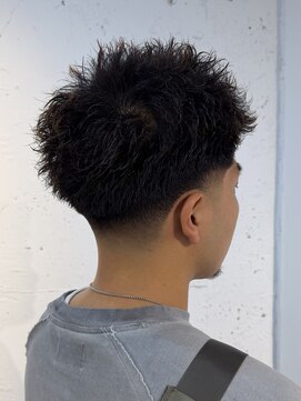 クオンヒール 淀屋橋店(QUON HEAL) スパイキー/ベリーショート/ショート/テーパーフェード△