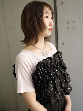 ユノ(juno) くびれレイヤーボブ