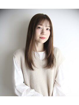 エピック(epic bace) 顔周りで作るナチュラルストレートスタイル
