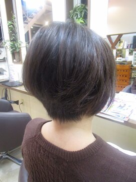 コアフィールフィス(COIFFURE fils) 《見附 今町》大人ショートボブ