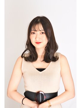 アパルトメント ジェシカ(l'appartement de Jessica) 大人上品な外はねセミディスタイル