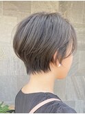 横顔美人ショートヘア