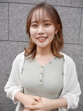 シュシュ(shushu) 耳かけ外ハネヘア/インナーカラー【有海一生】/顔まわりカット